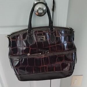 Elegant Black Crocodile-Embossed Men's Bag